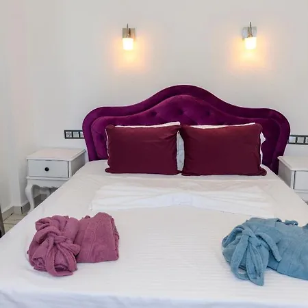 Kaya Koey'de Oezel Havuzlu, 5 Yatak Odali Lueks Albera Villa Fethiye